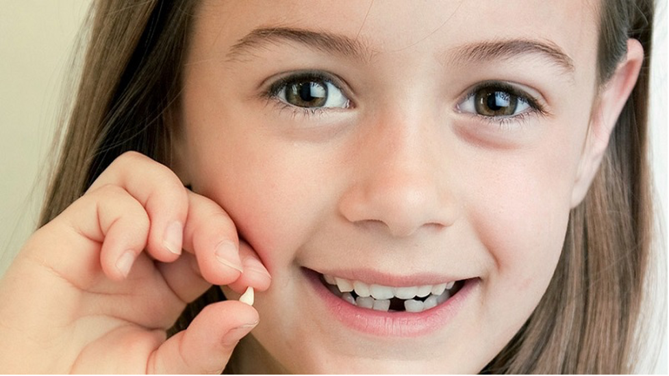 علت شکستن دندان کودکان
