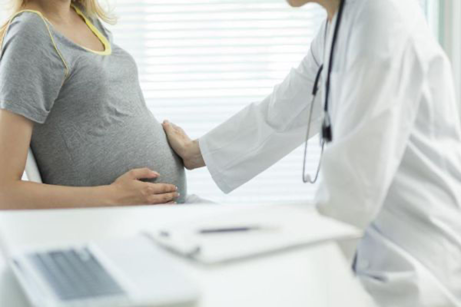 اگر در 12 هفته اول بارداری خونریزی واژن داشته باشم چه باید بکنم؟