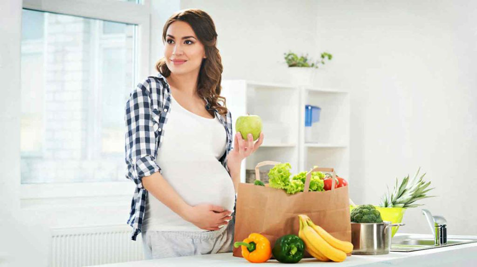 اهمیت تغذیه مناسب در بارداری