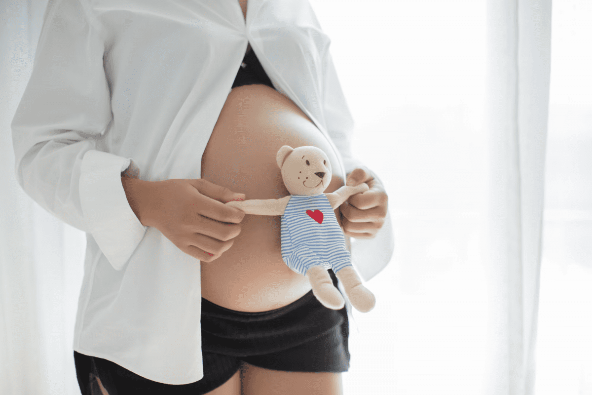 لوازم مورد نیاز برای عکاسی ماهگرد بارداری در آتلیه