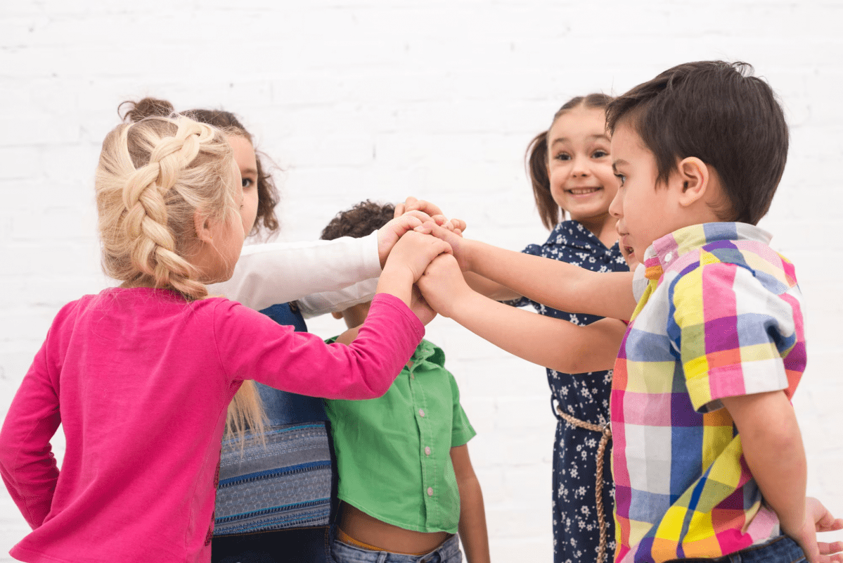 چگونه مهارت‌های اجتماعی را به کودکان آموزش دهیم